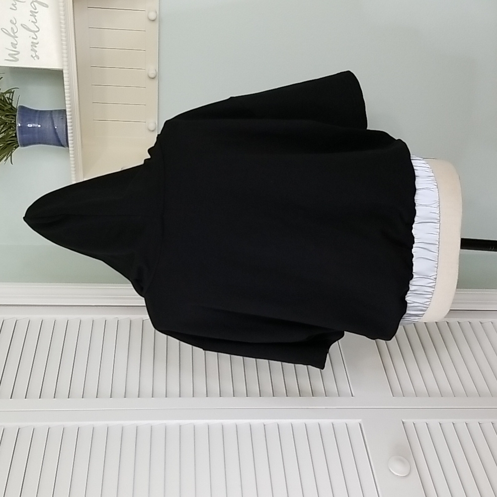 Black, crop, hooded, I am a warrior top - Picture 5 of 13